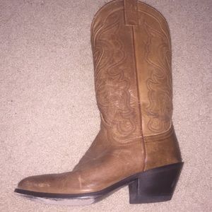 Justin cowgirl boots! (Price negotiable)